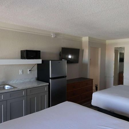Super 8 By Wyndham Austin South I-35 Hotell Exteriör bild
