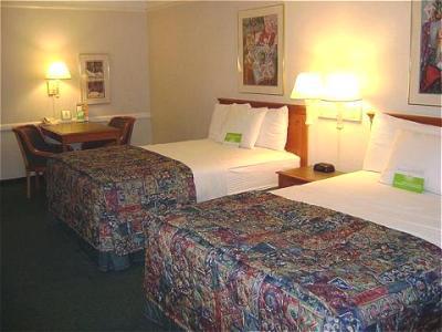 Super 8 By Wyndham Austin South I-35 Hotell Exteriör bild