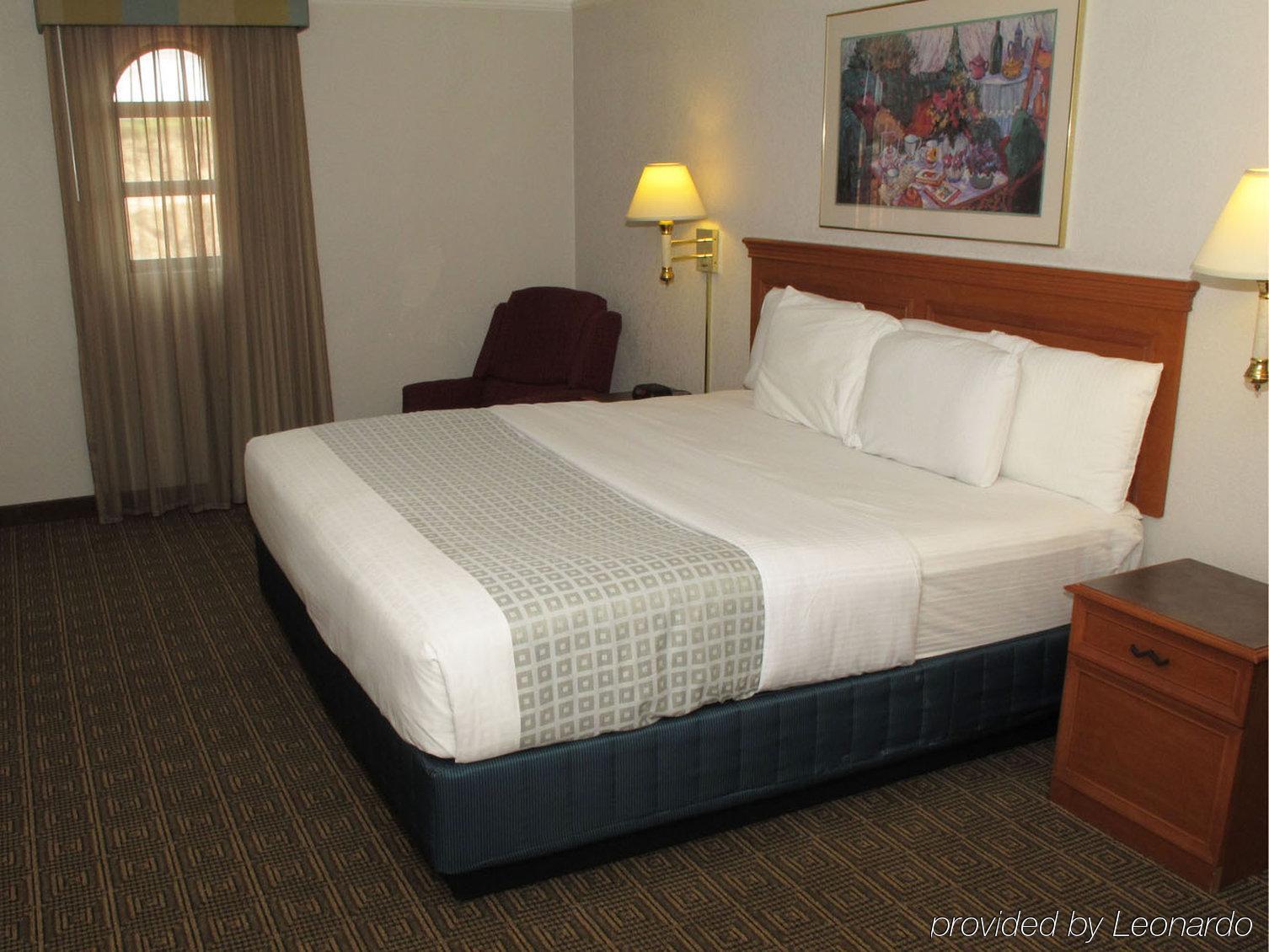 Super 8 By Wyndham Austin South I-35 Hotell Exteriör bild